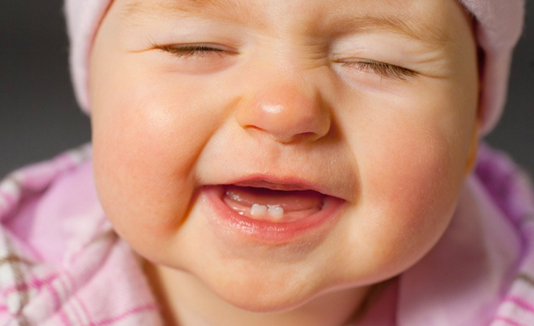 Bebeklerin diş çıkarması kaç gün sürer zorlayıcı bir devir olacak!